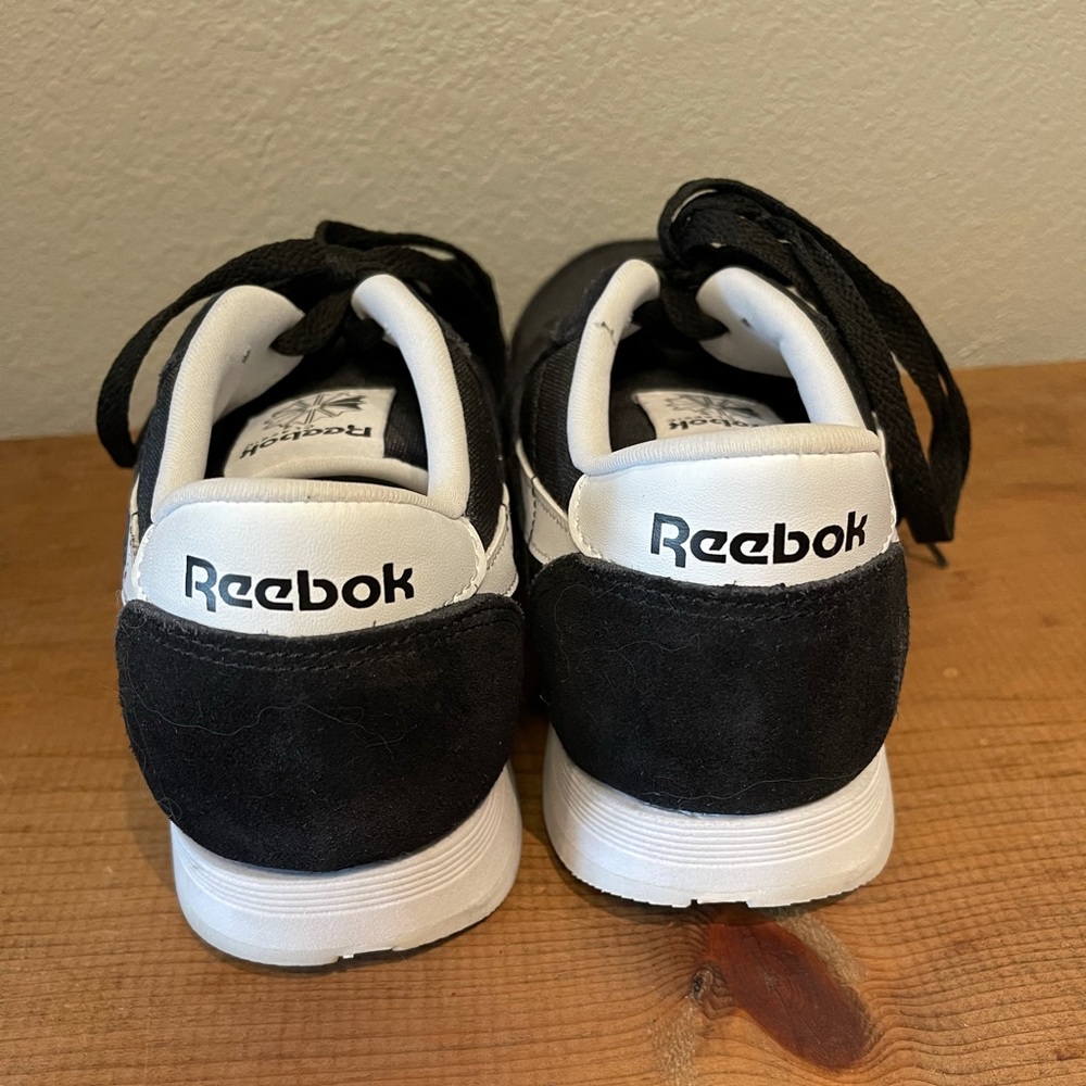 Reebok Size Youth 6 Black & White